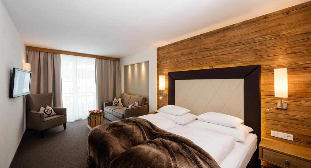 Superior Hotel Panorama Obertauern Ruang foto